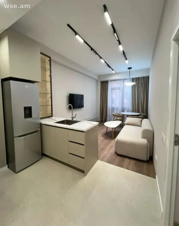 2-комн., 43 м², 4/6 эт., улица Никогаоса Адонца 2/6