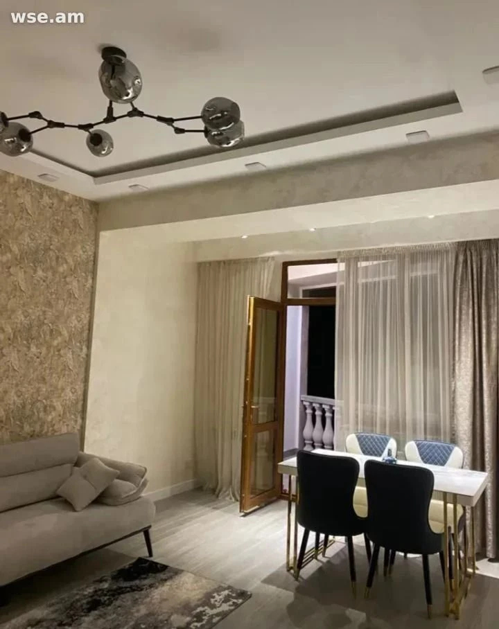 3-комн., 65 м², 3/8 эт., улица Никогаоса Адонца 4