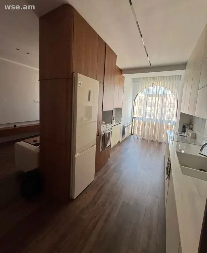 4-комн., 124 м², 8/8 эт., улица Никогаоса Адонца