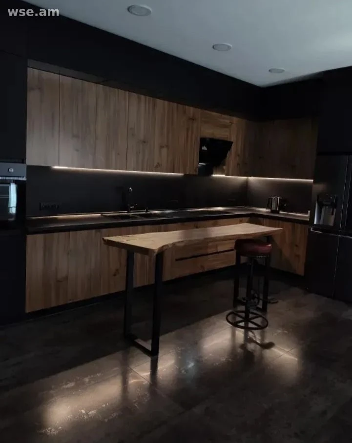 4-комн., 250 м², 2-этажный, улица Арарат