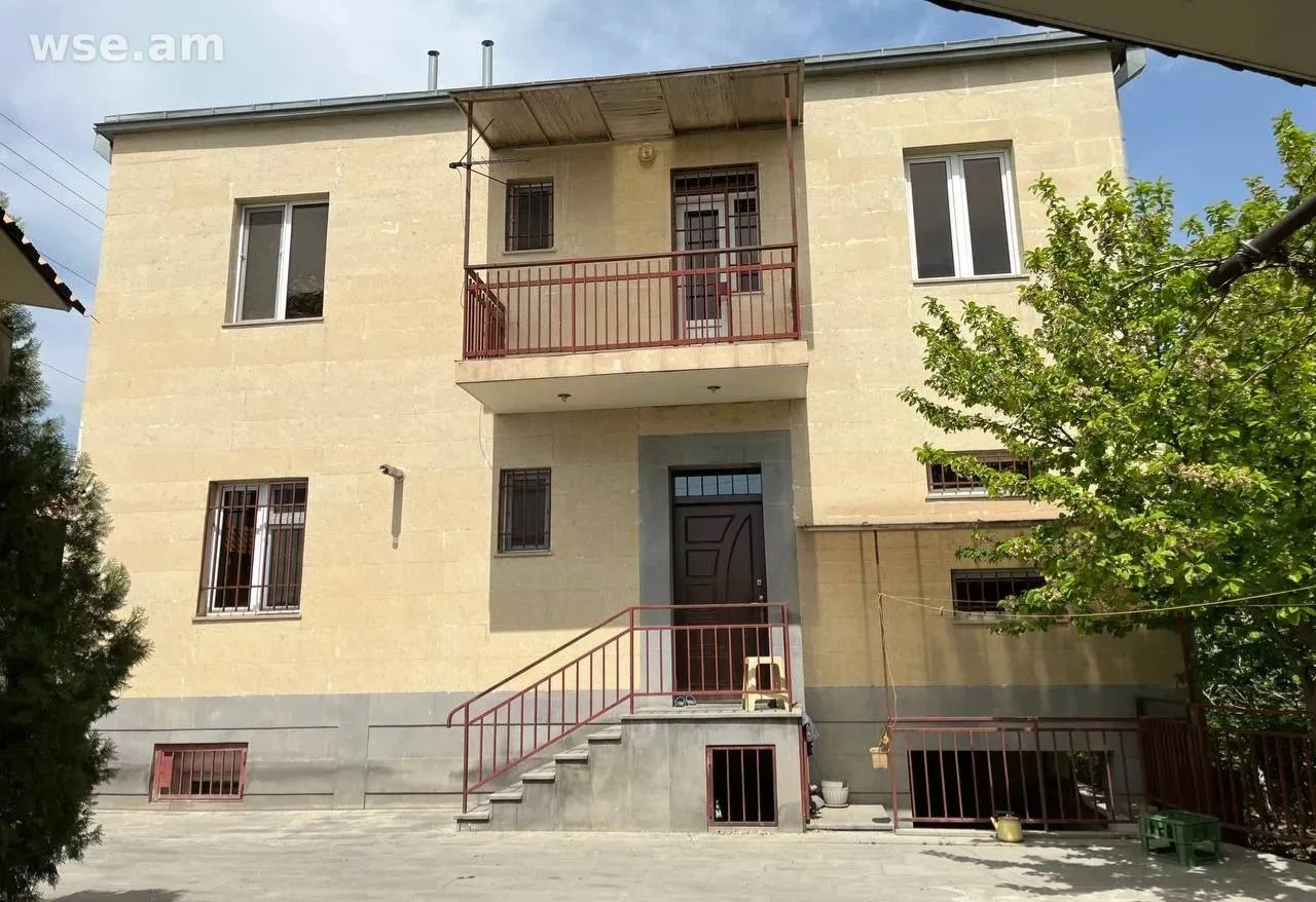 5-комн., 240 м², 2-этажный, 3-я улица Кентронакан 7
