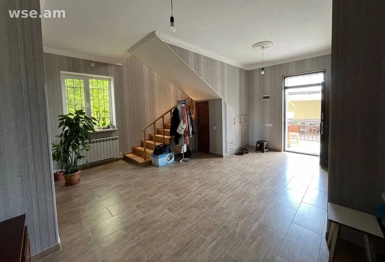 5-room house, 240 m², 2-storey, 3rd street Kentronakan 7