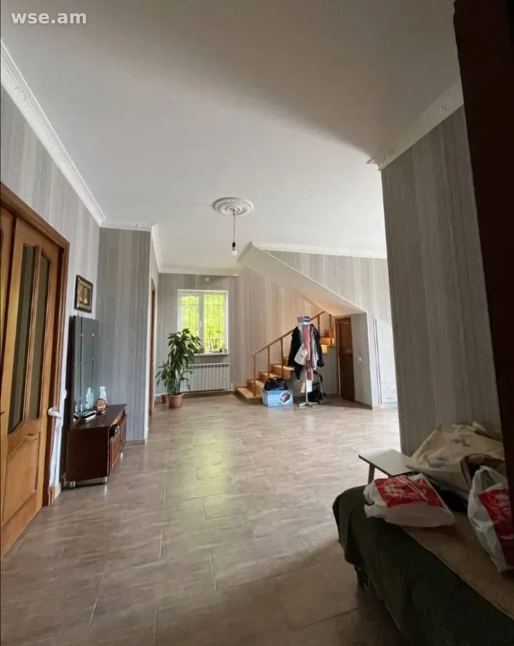 5-room house, 240 m², 2-storey, 3rd street Kentronakan 7