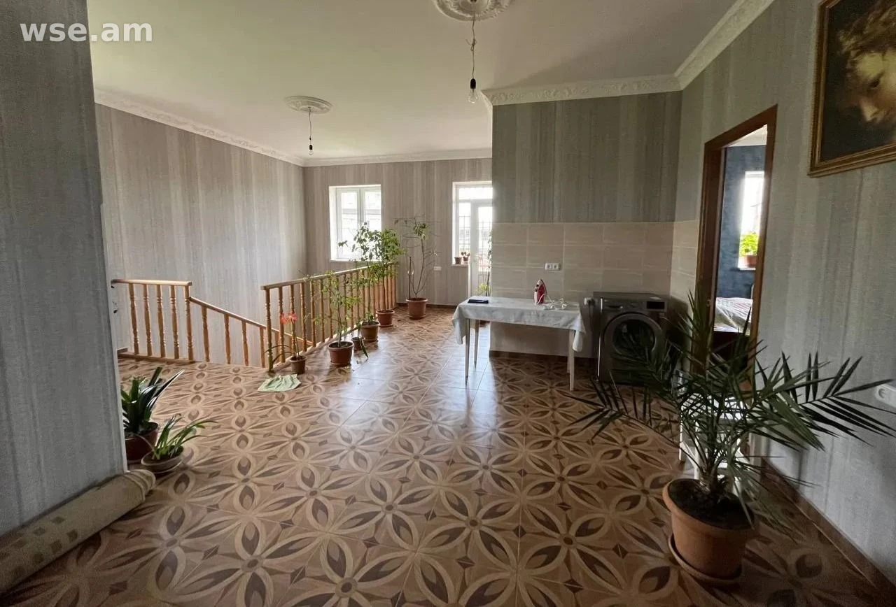 5-room house, 240 m², 2-storey, 3rd street Kentronakan 7