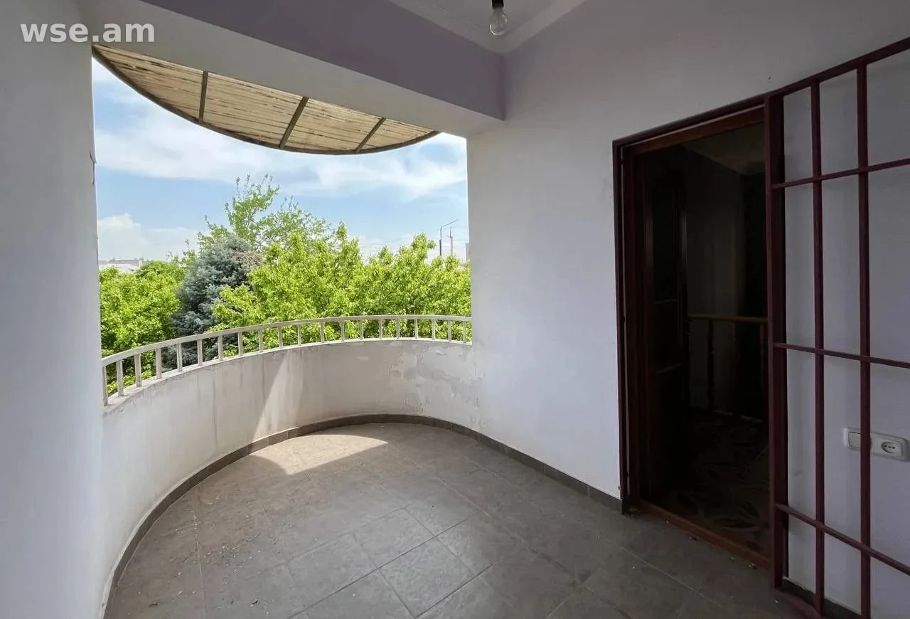 5-room house, 240 m², 2-storey, 3rd street Kentronakan 7