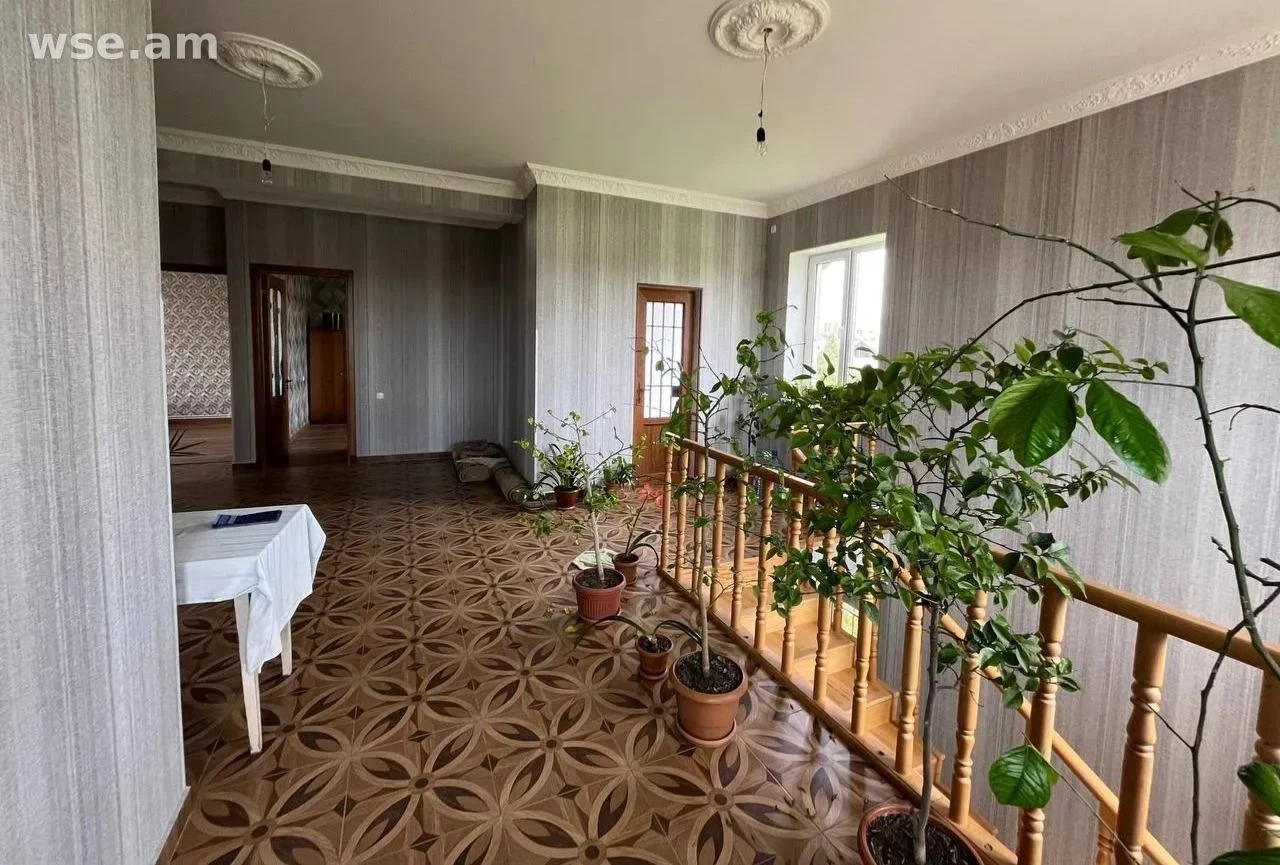 5-room house, 240 m², 2-storey, 3rd street Kentronakan 7