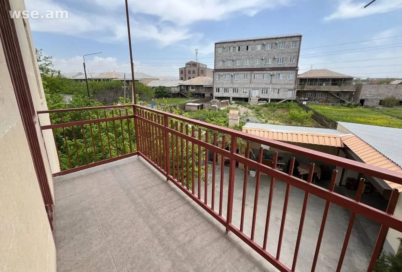 5-room house, 240 m², 2-storey, 3rd street Kentronakan 7
