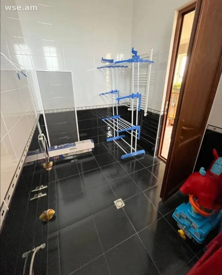 5-room house, 240 m², 2-storey, 3rd street Kentronakan 7