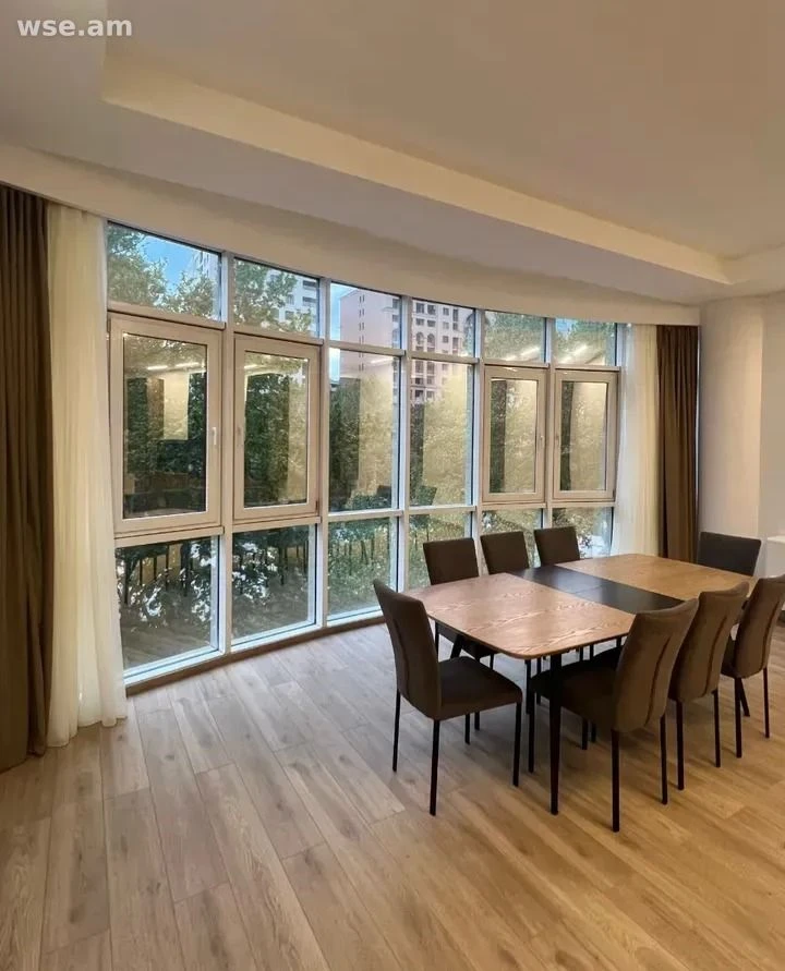 4-комн., 248 м², 2/16 эт., улица Арама 64
