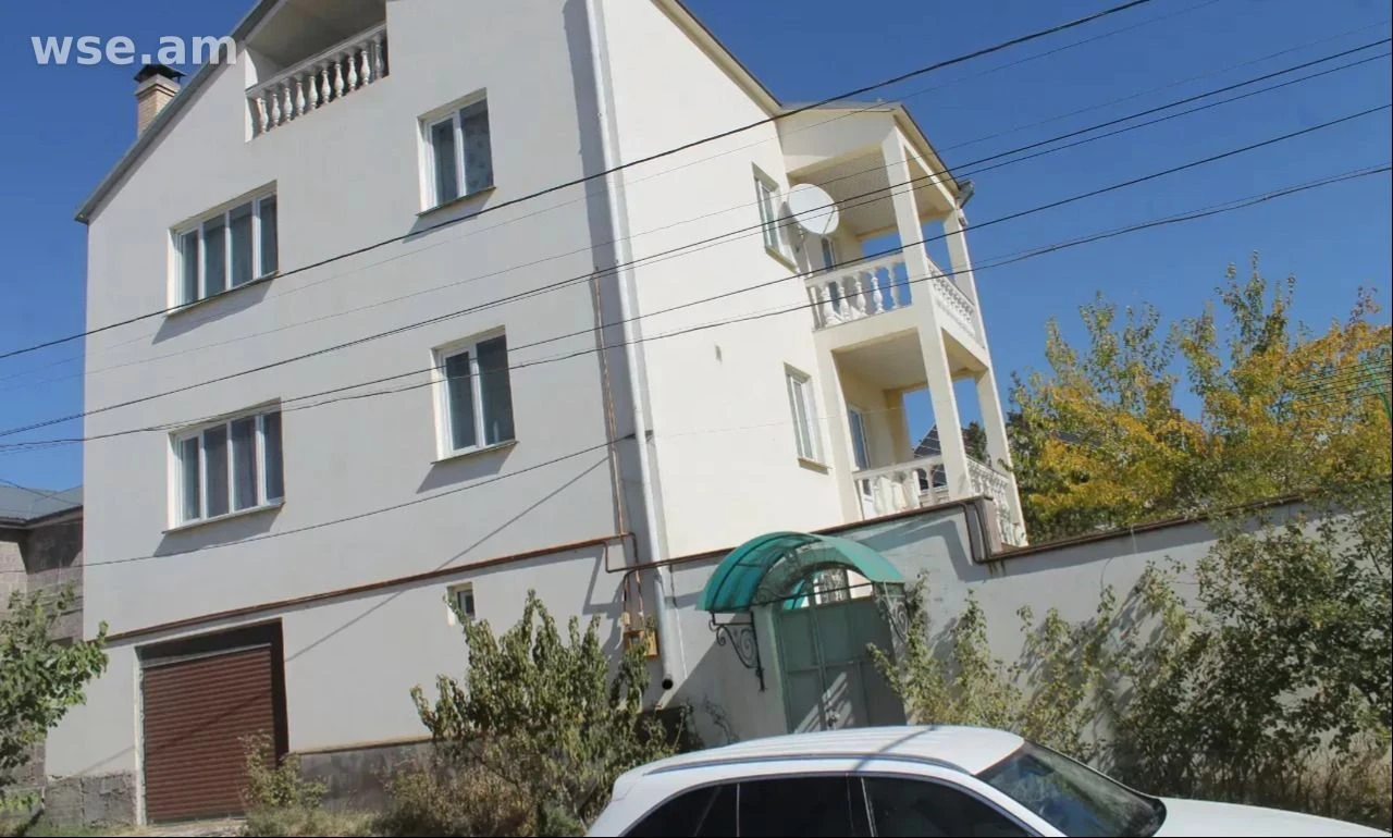 5-комн., 280 м², 3-этажный, 4-я улица Силикян 64