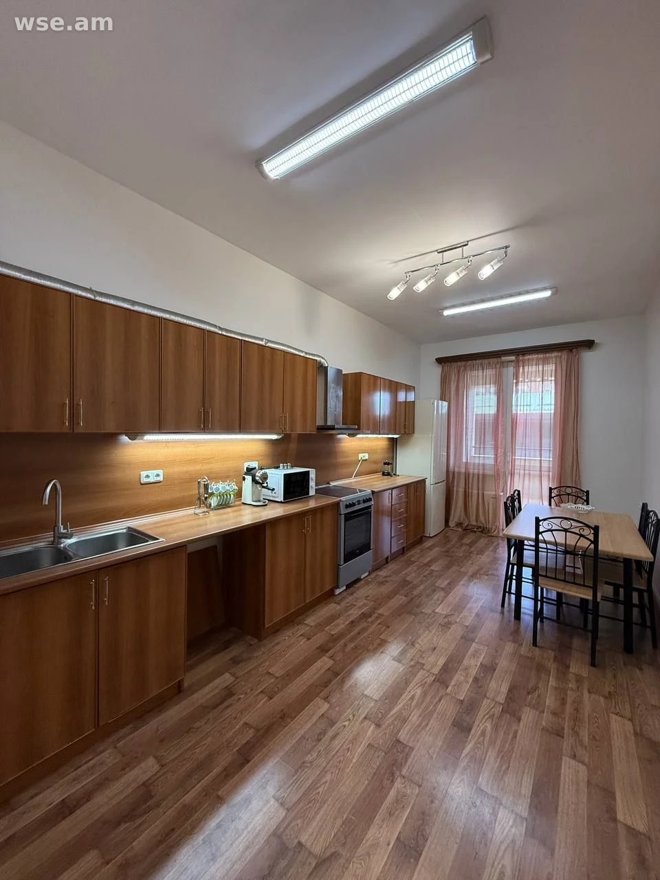 4-комн., 230 м², 6/12 эт., улица Амиряна 27