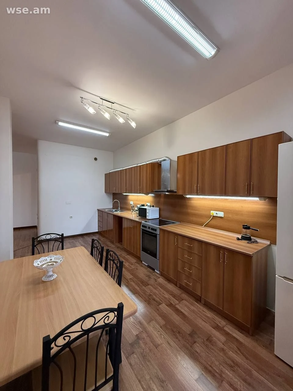4-комн., 230 м², 6/12 эт., улица Амиряна 27