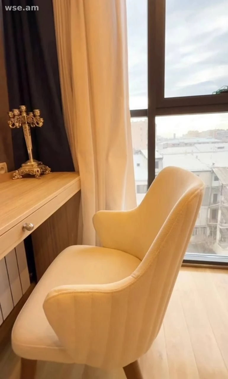 4-room, 98 m², 6/12 floor, 106/1 Nalbandyan Street