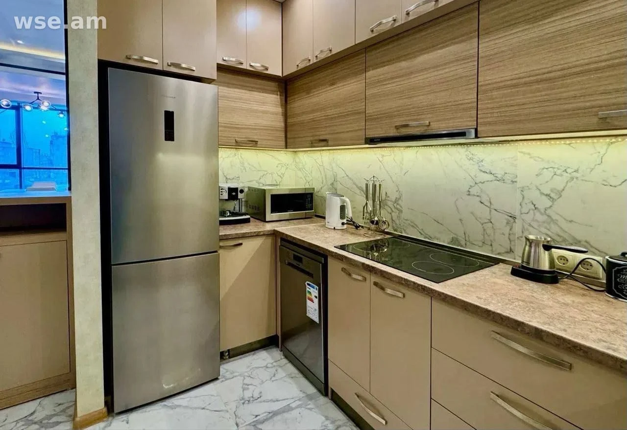 4-room, 98 m², 6/12 floor, 106/1 Nalbandyan Street