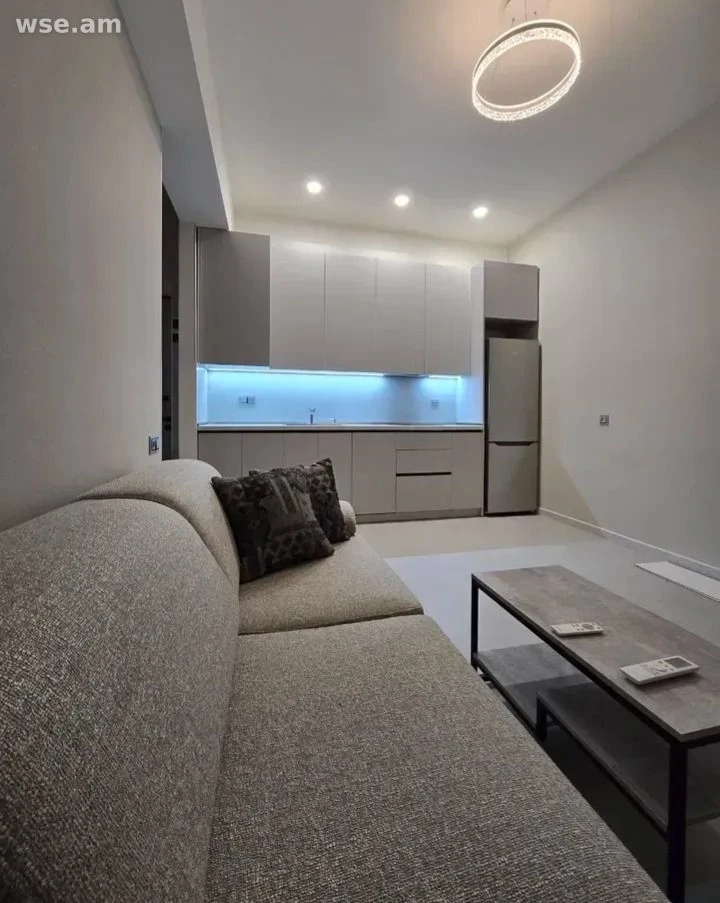 2-комн., 37 м², 2/4 эт., Улица Короля Папа 7