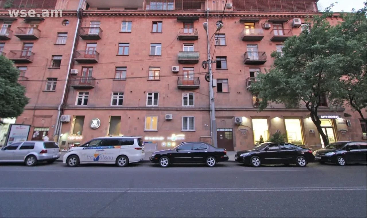 2-комн., 72 м², 4/5 эт., улица Московян 33