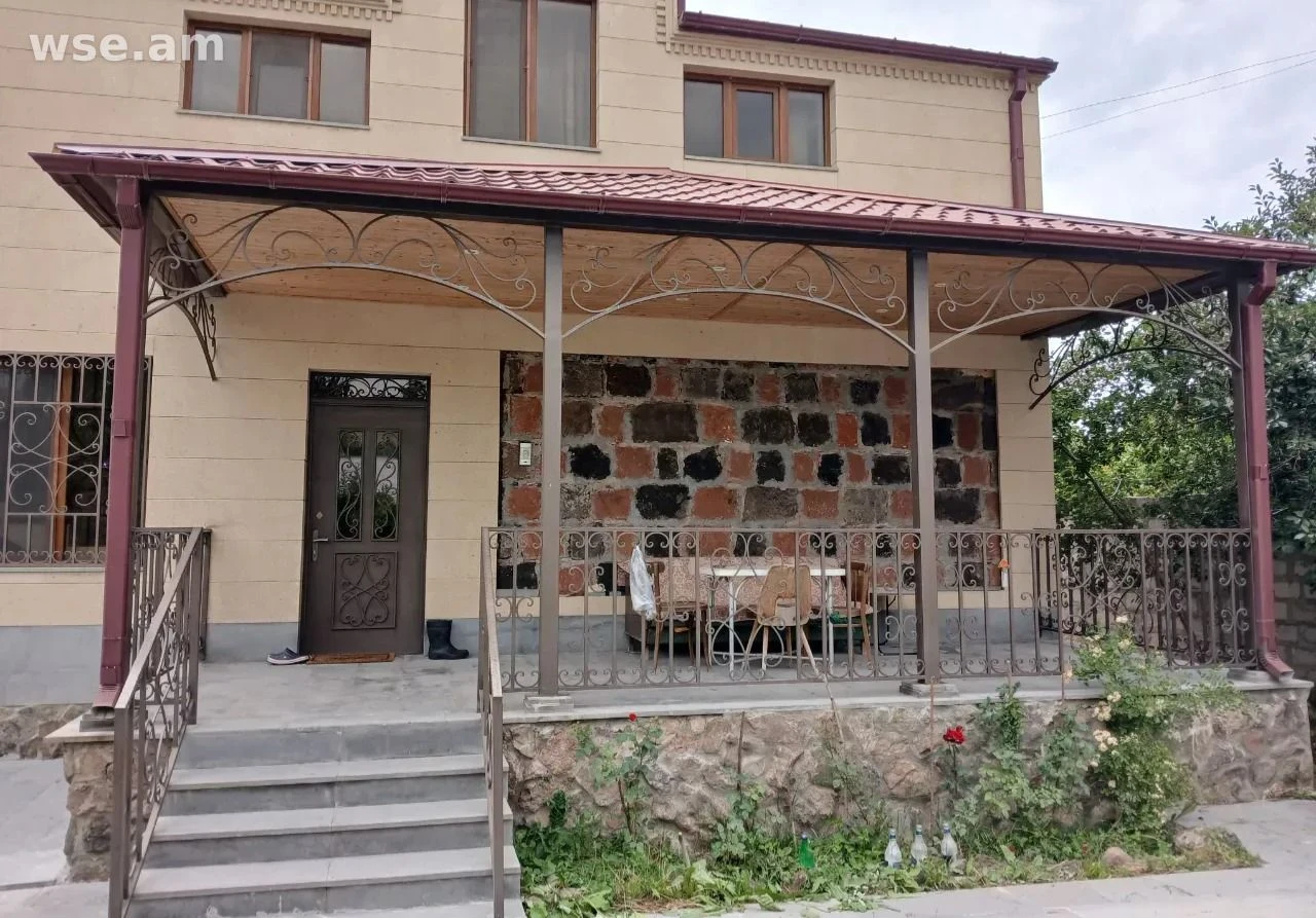 5-комн. дом, 250 м², 2-этажный, 40.128326, 44.730194, Գառնի գյուղ, Կոտայքի մարզ