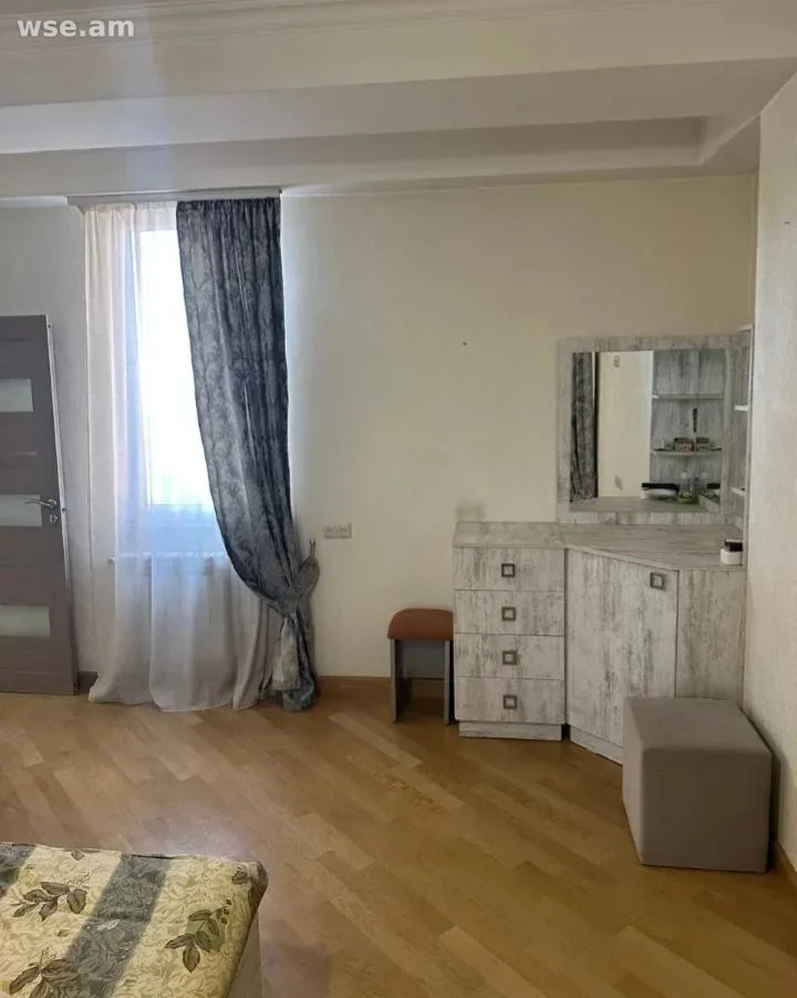 2-комн., 58 м², 5/8 эт., улица Наири Заряна 2
