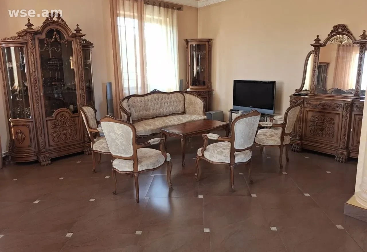 4-комн. дом, 250 м², 2-этажный, 10-я улица Вардашена