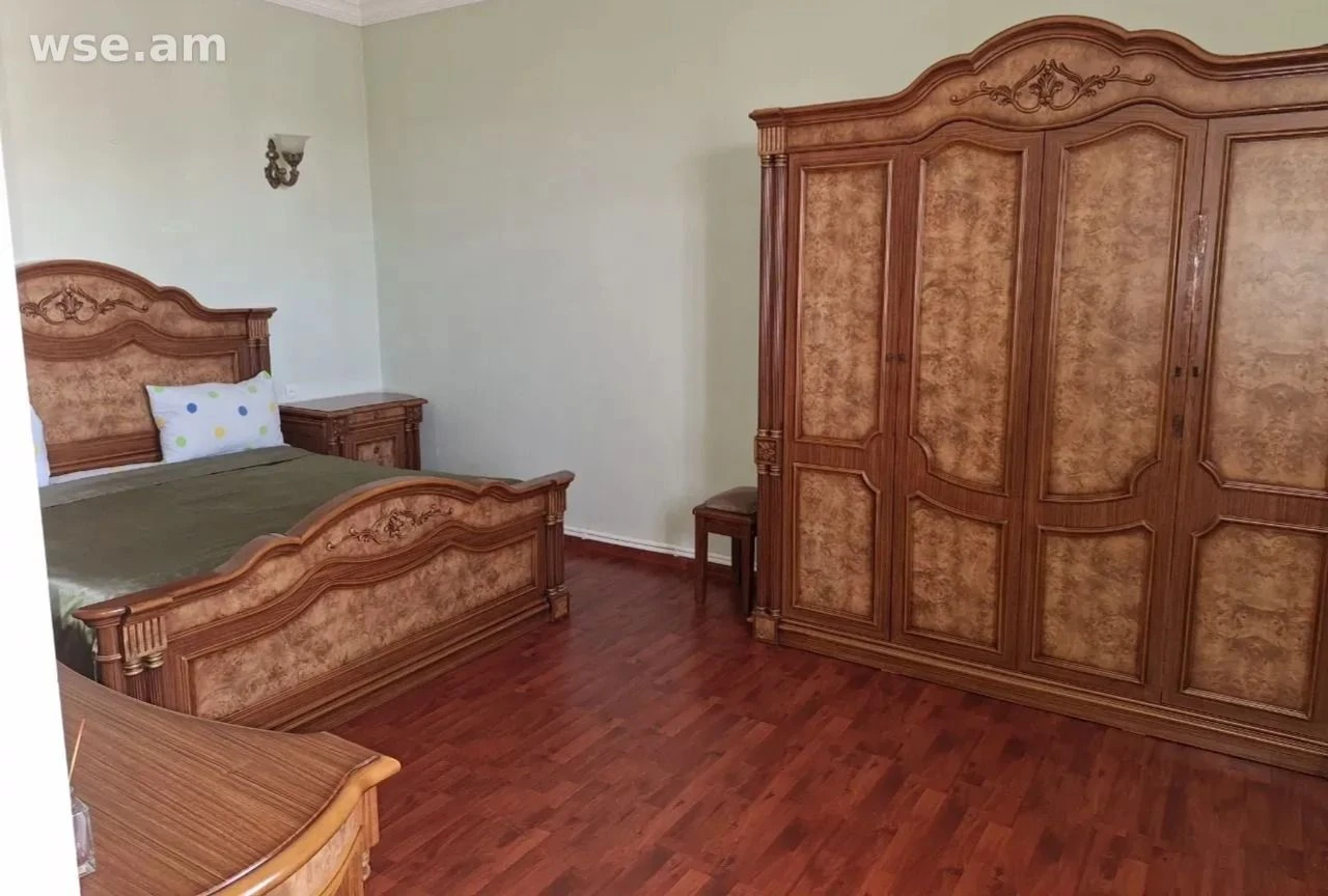 4-комн. дом, 250 м², 2-этажный, 10-я улица Вардашена