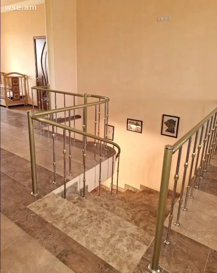 4-комн. дом, 250 м², 2-этажный, 10-я улица Вардашена