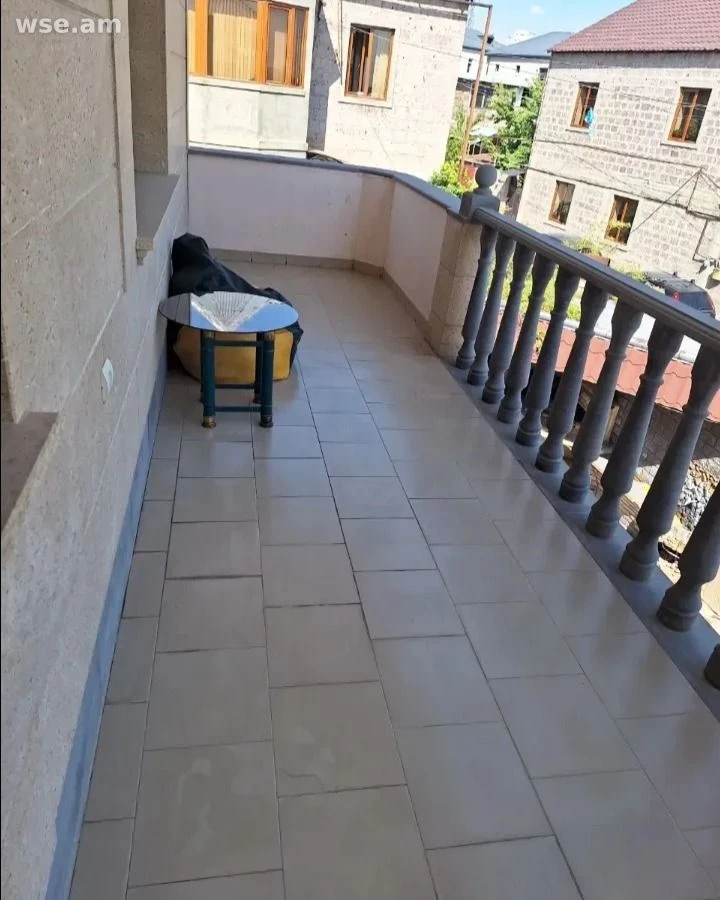 4-комн. дом, 250 м², 2-этажный, 10-я улица Вардашена