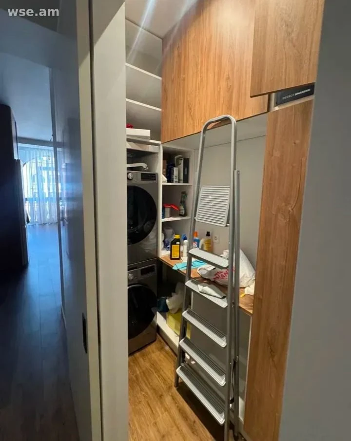 4 սենյականոց, 124 քմ, 8/8 հարկ, Նիկոգաոս Ադոնցի փողոց 2/4