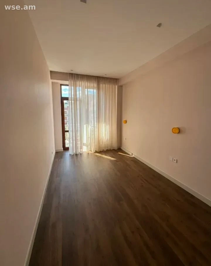 4 սենյականոց, 124 քմ, 8/8 հարկ, Նիկոգաոս Ադոնցի փողոց 2/4