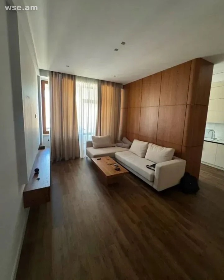 4 սենյականոց, 124 քմ, 8/8 հարկ, Նիկոգաոս Ադոնցի փողոց 2/4