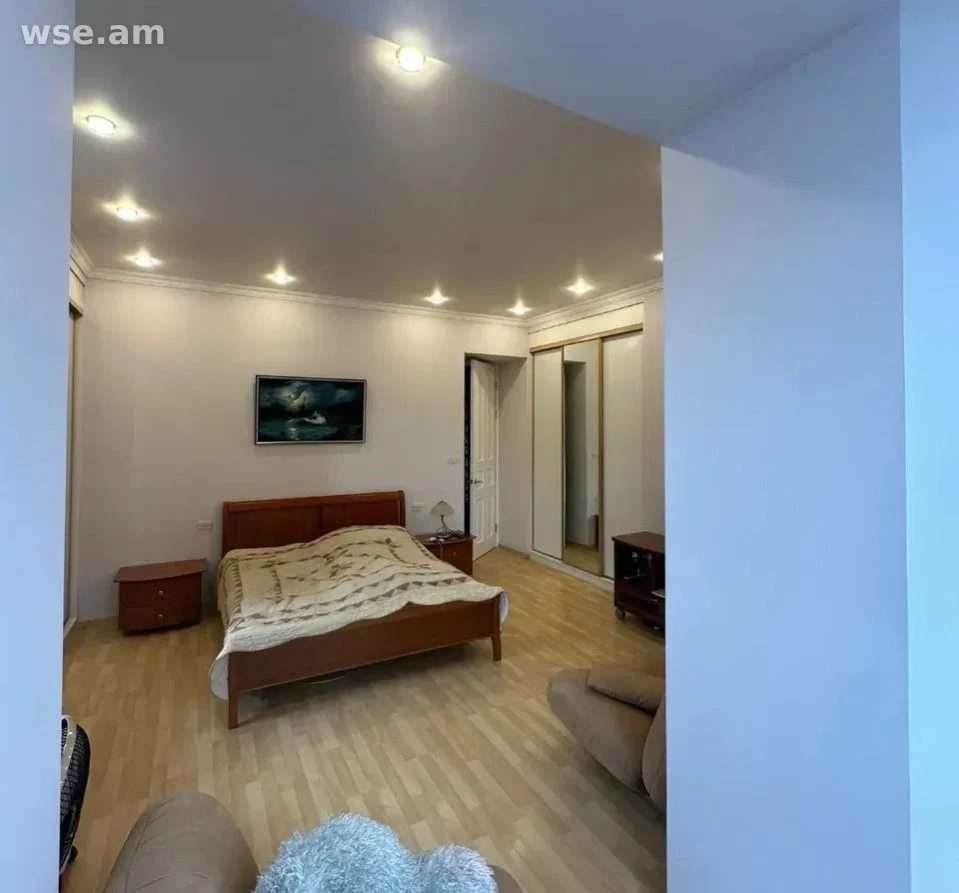 3-room, 107 m², 3/4 floor, Hanrapetutyan street 79