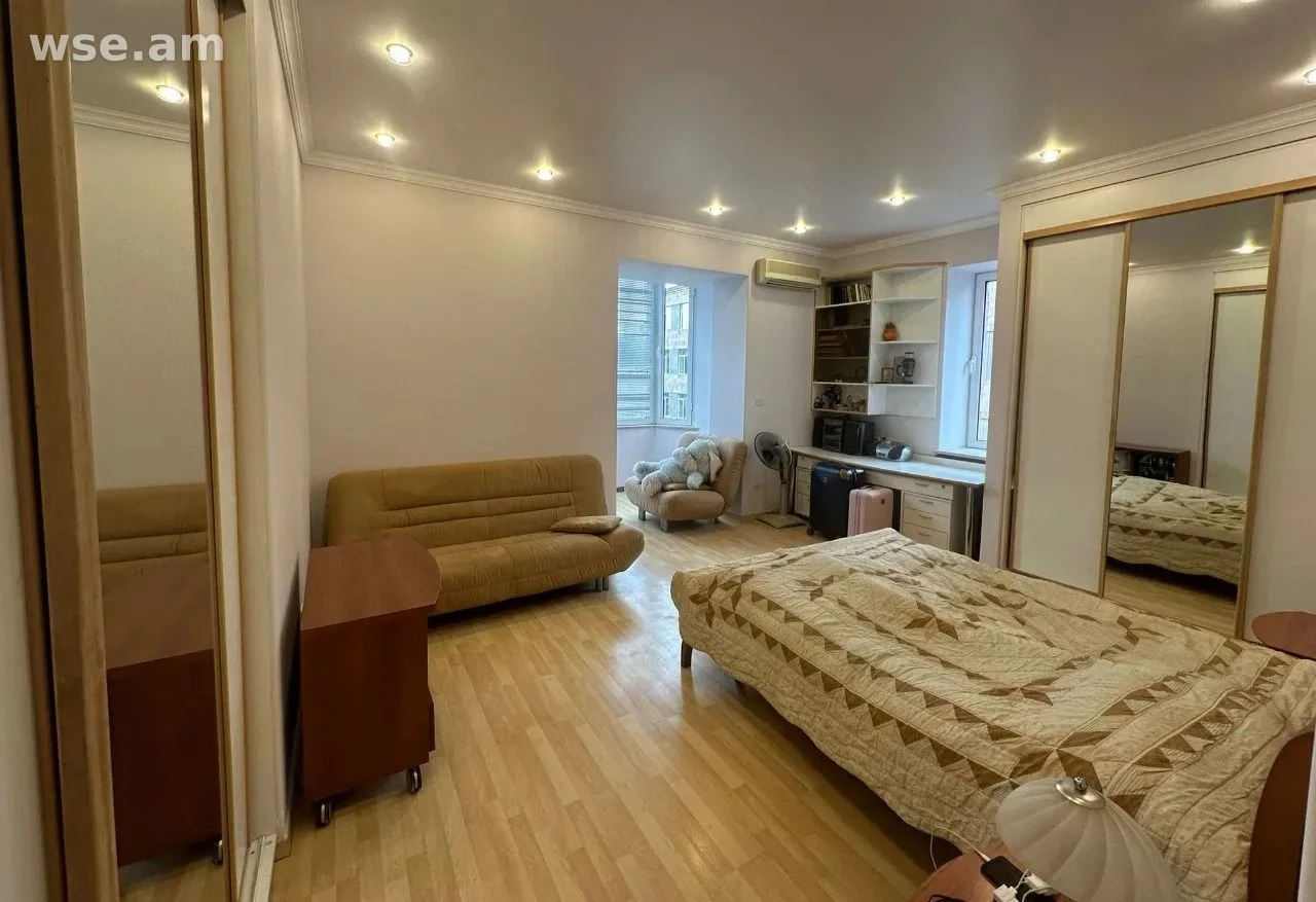 3-room, 107 m², 3/4 floor, Hanrapetutyan street 79