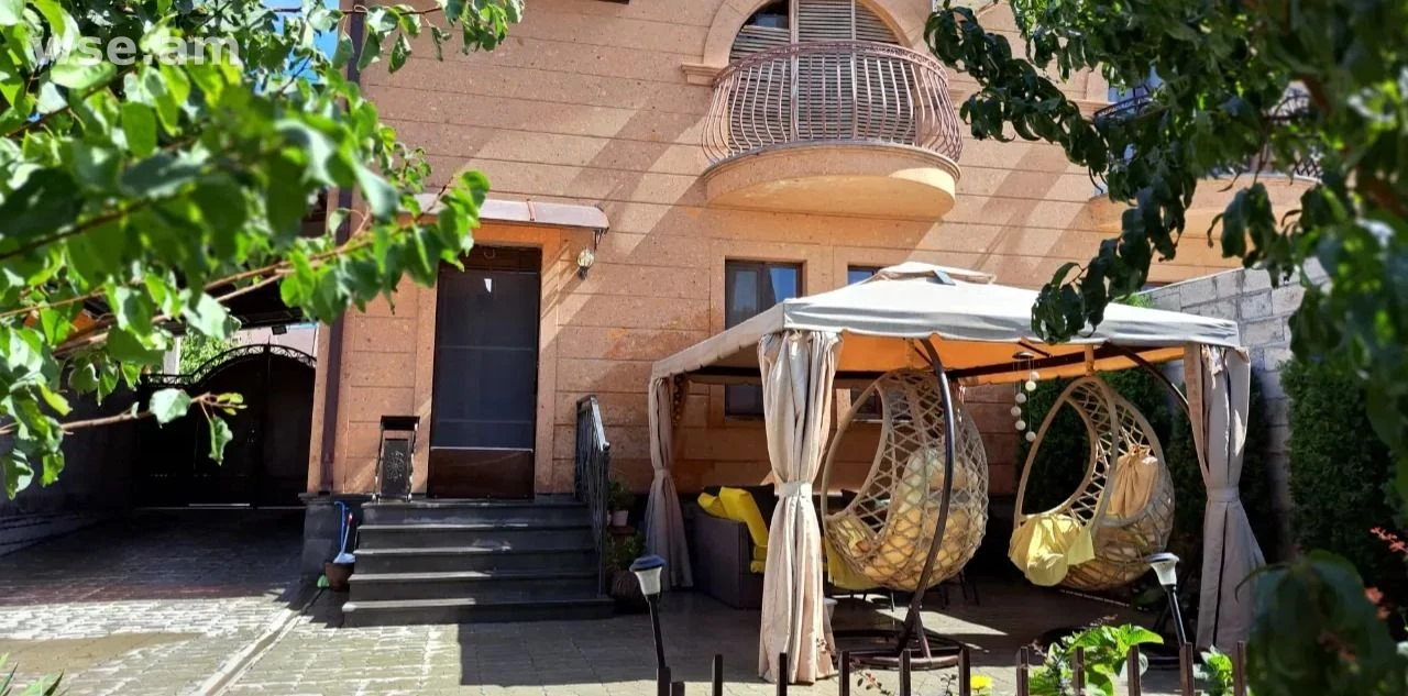3-room house, 100 m², 2-storeyed, Paruyra Sevaka street 6