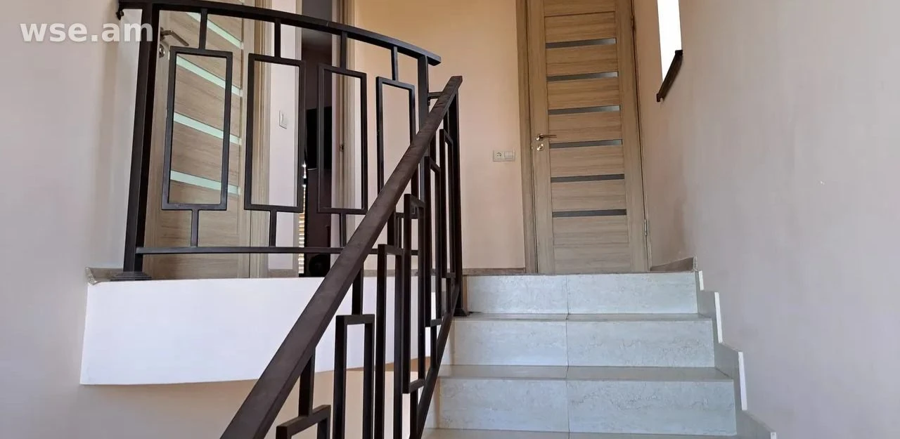 3-room house, 100 m², 2-storeyed, Paruyra Sevaka street 6