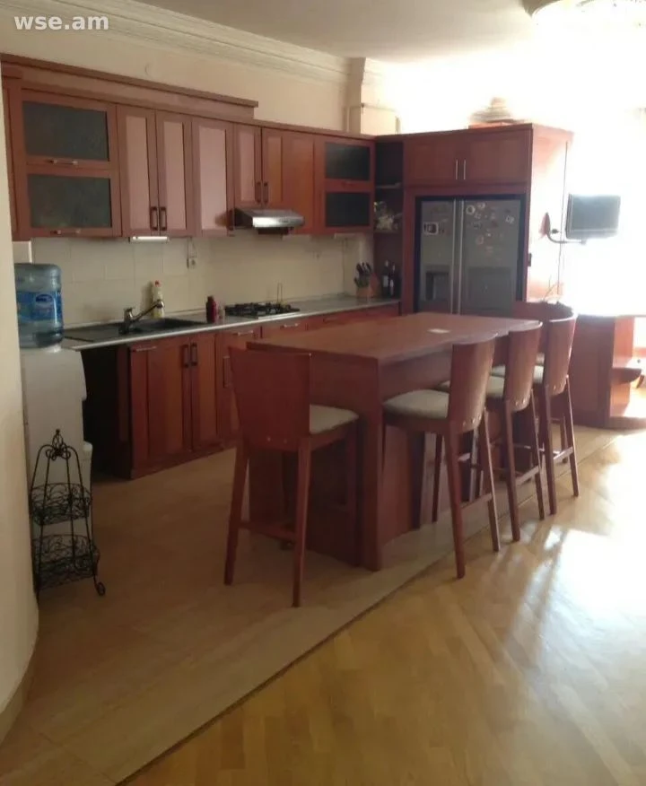 4-room, 184 m², 5/5 floor, Amiryan street 13