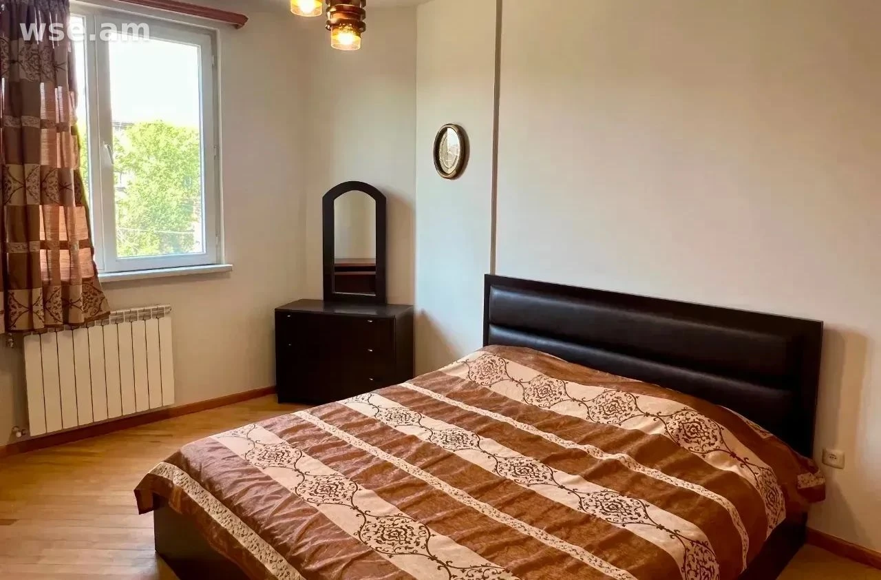 3-room, 84 m², 4/4 floor, Hayrik Muradyan street 41/3