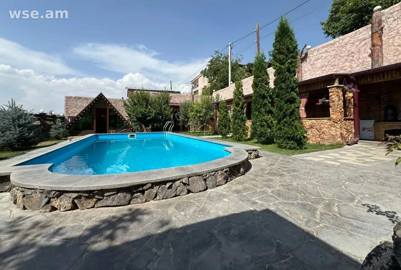 4-комн. дом, 270 м², 3-этажный, улица Ахтанак 16
