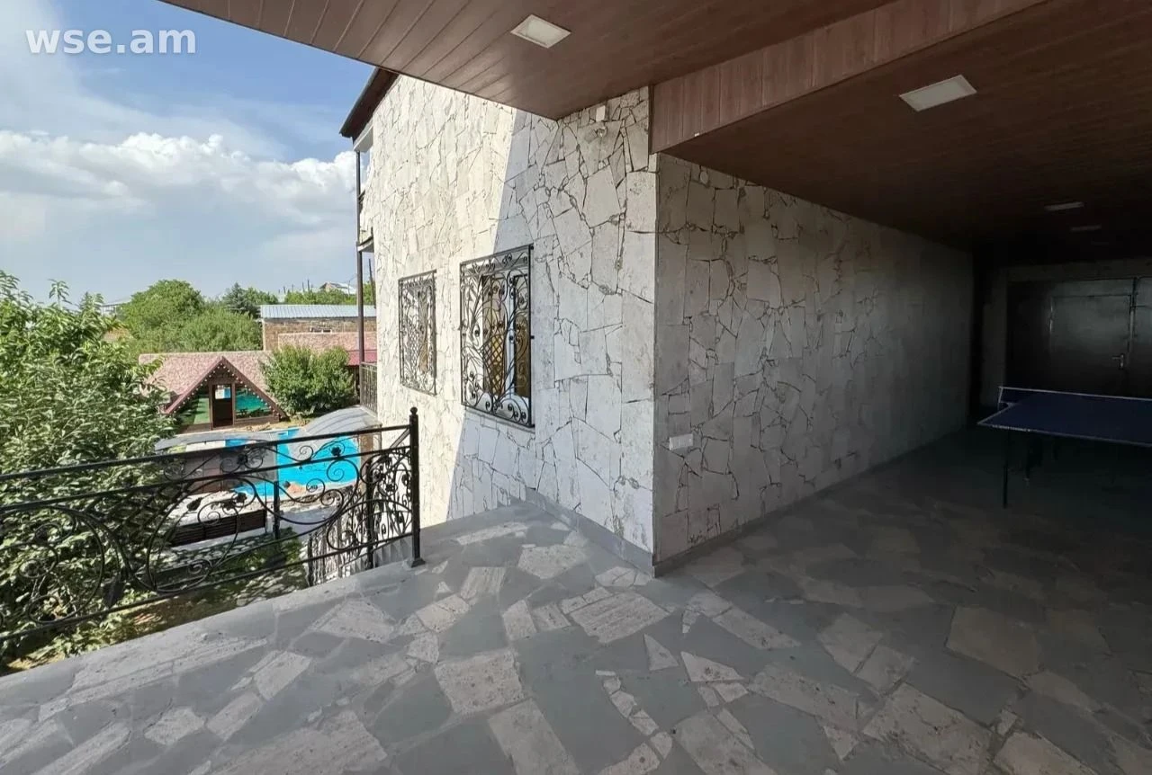 4-комн. дом, 270 м², 3-этажный, улица Ахтанак 16