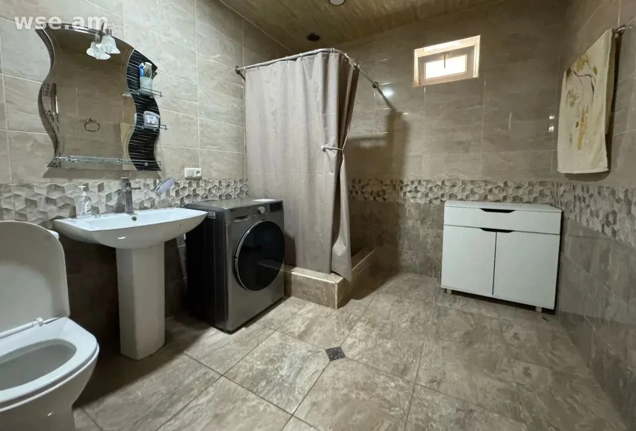 4-комн. дом, 270 м², 3-этажный, улица Ахтанак 16