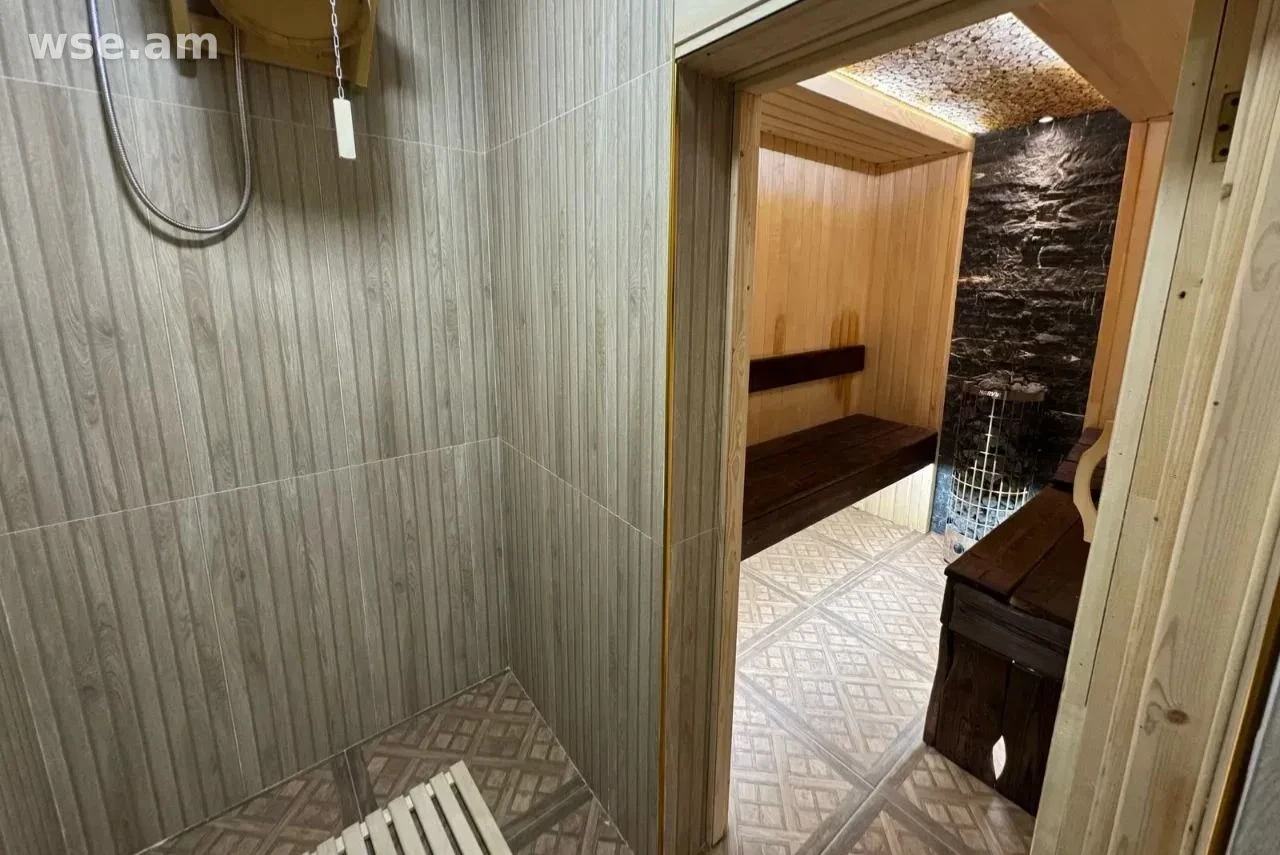 4-комн. дом, 270 м², 3-этажный, улица Ахтанак 16
