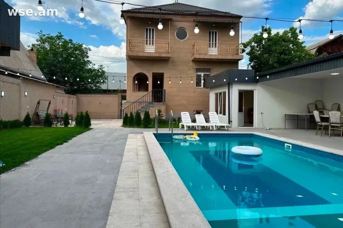 5-room house, 230 m², 3-storey, Gardening 10th Street