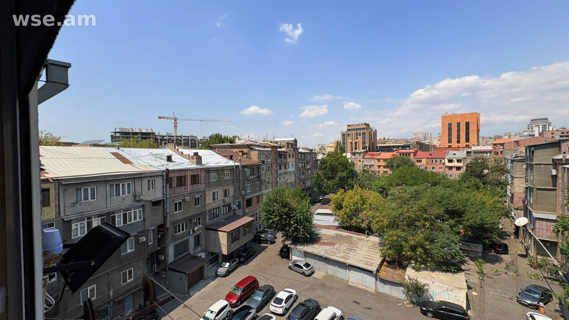 245 քմ մակերեսով երկաստիճան բնակարան Երևանի կենտրոնում ՝ Վերնիսաժի այգու հարևանությամբ