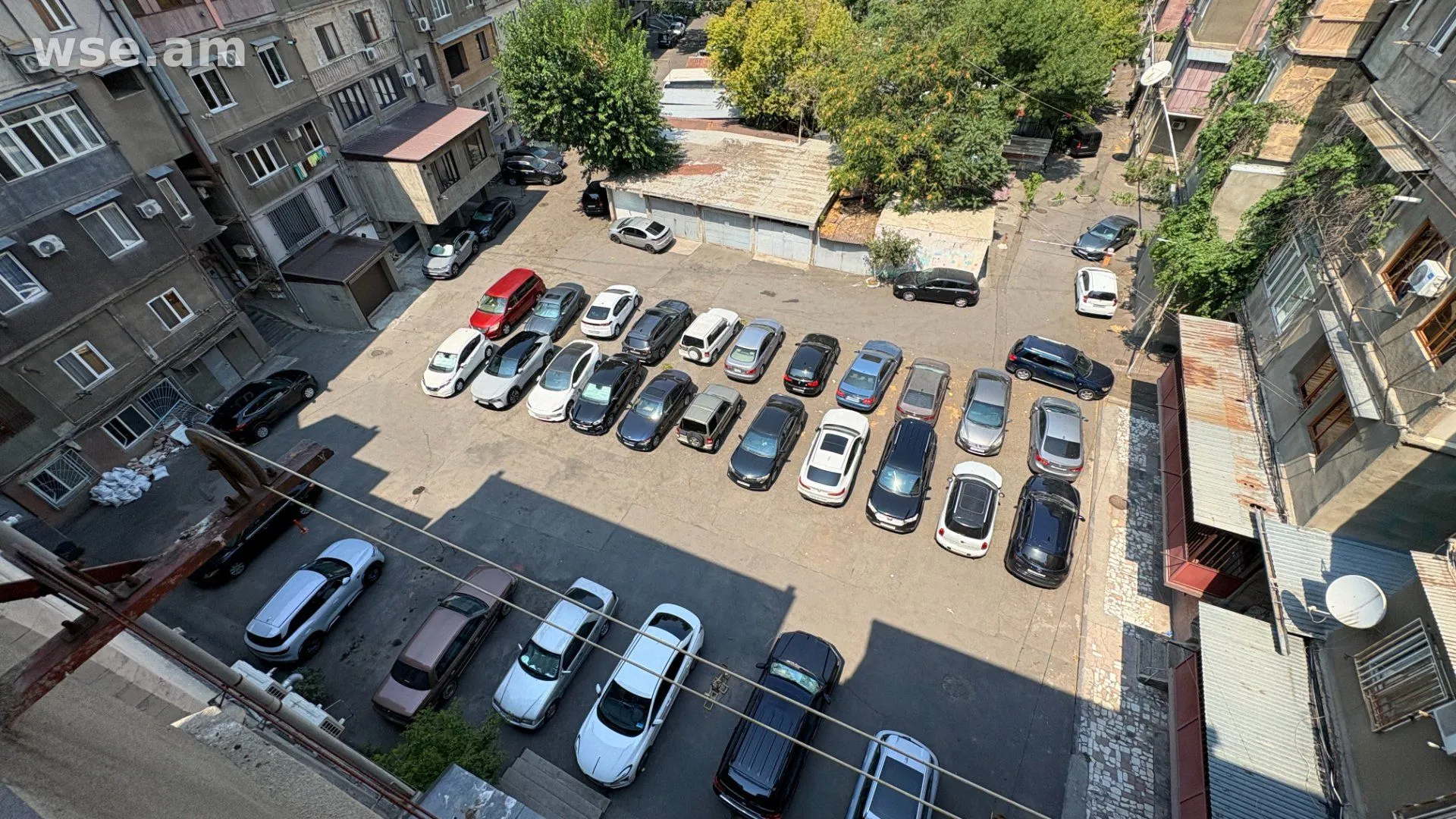 245 քմ մակերեսով երկաստիճան բնակարան Երևանի կենտրոնում ՝ Վերնիսաժի այգու հարևանությամբ