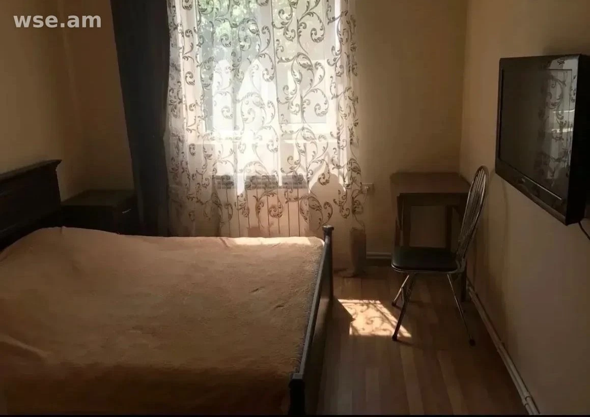 2-комн. дом, 72 м², 2-этажный, ул. Маршала Бабаджаняна
