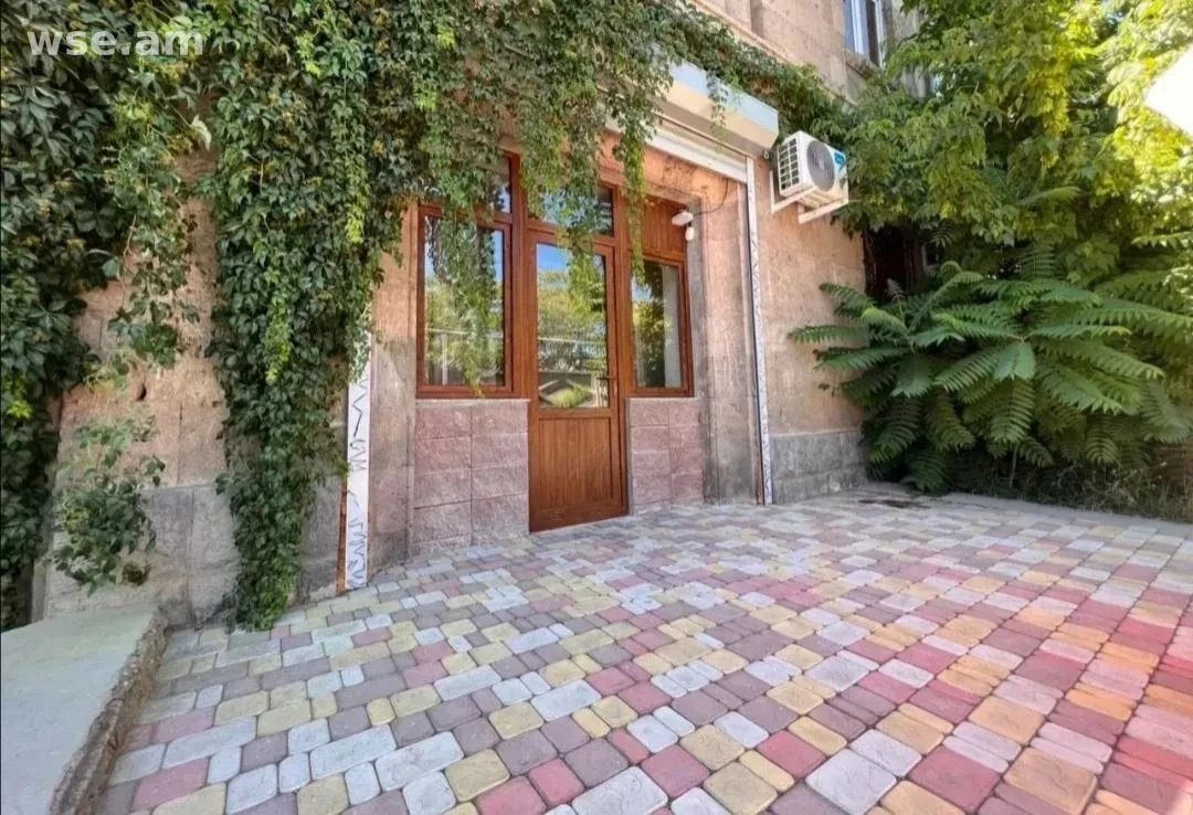 1-комн., 34 м², 1/4 эт., улица Смбат Зоравара 42