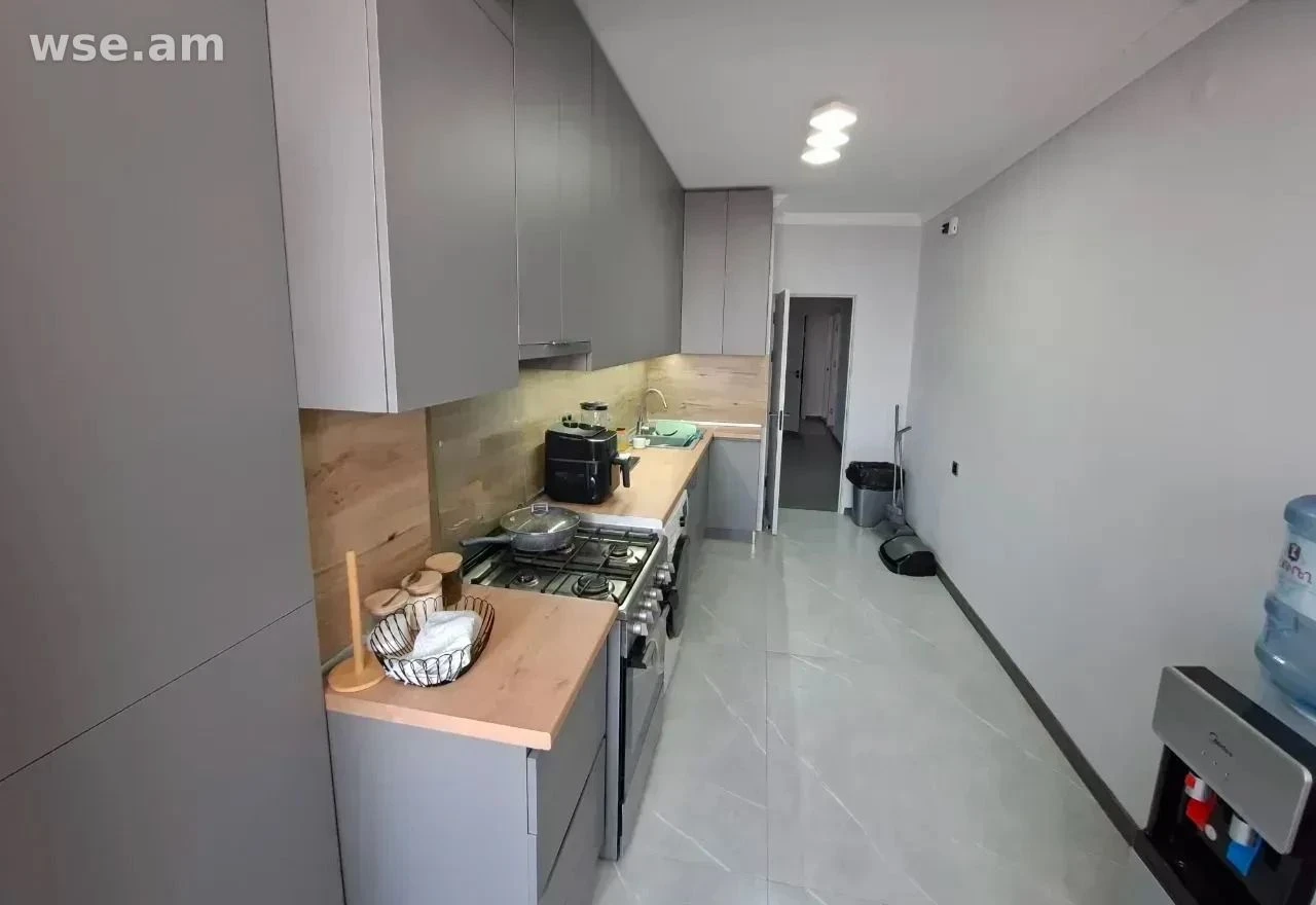 3-комн., 96 м², 15/16 эт., улица Брюсова