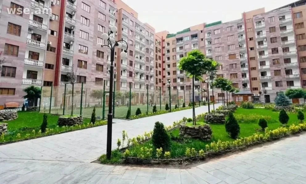 2-комн., 55 м², 3/8 эт., улица Никогаоса Адонца 11