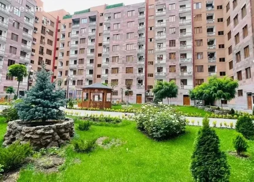 2-комн., 55 м², 3/8 эт., улица Никогаоса Адонца 11