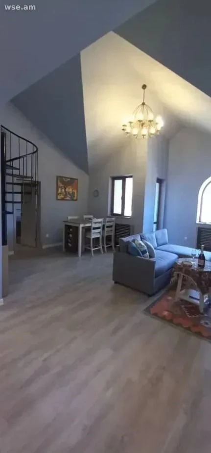 3-комн., 91 м², 8/8 эт., улица Хачика Мурадяна 3