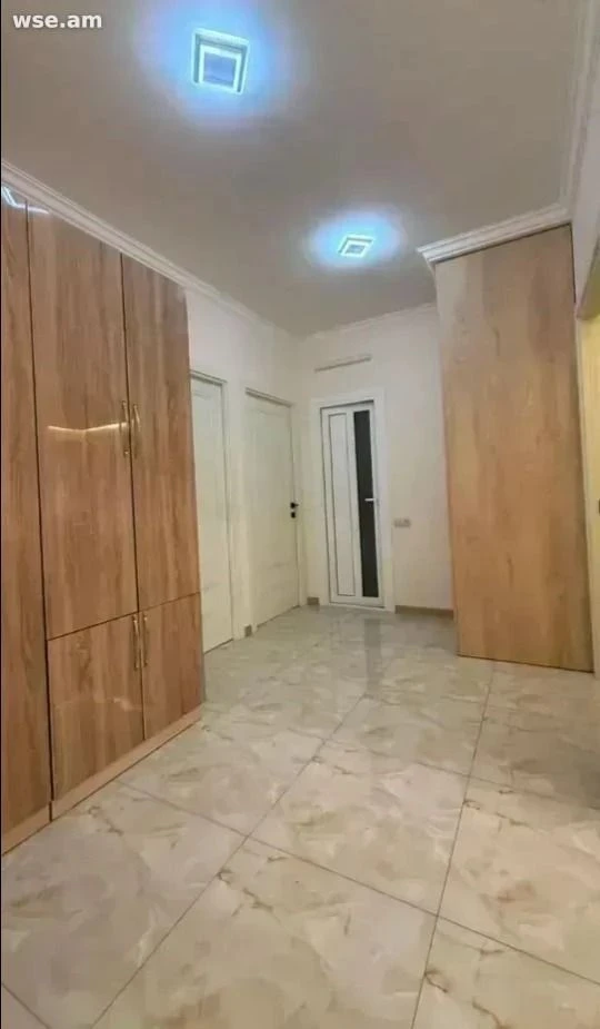 3-комн., 80 м², 2/5 эт., улица Аванесова 7/2
