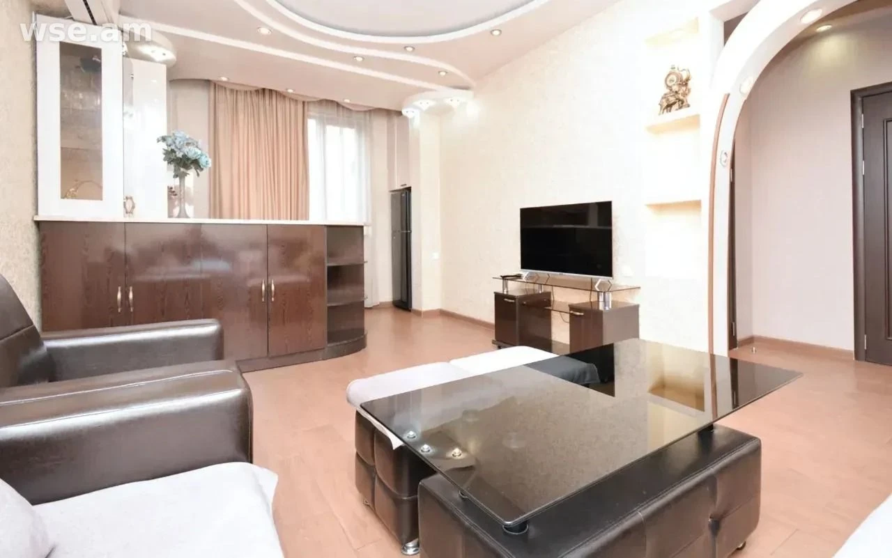 2-комн., 52 м², 6/11 эт., улица Амиряна 25